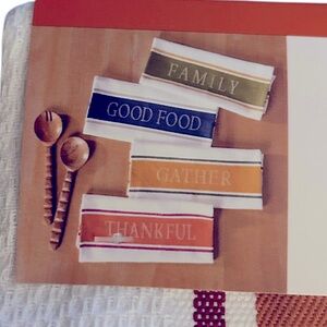 ••NWT Fall Set Of 4 Kitchen Towels 28x18 100% Cotton Family Food Gather Thankful